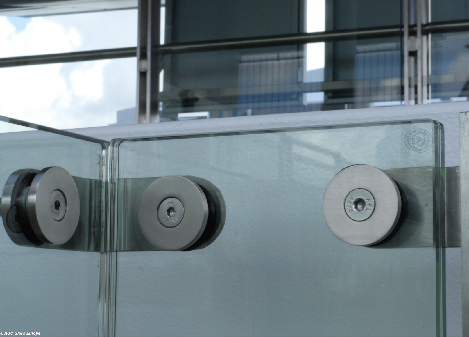 Fixation plaque de verres