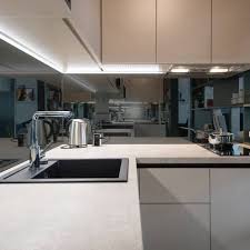 Crédence en miroir dépoli